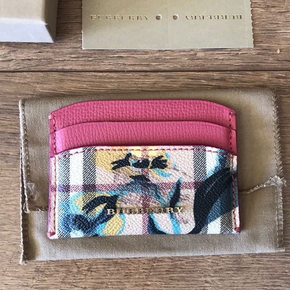 Burberry Accessories - Burberry card holder in like new condition